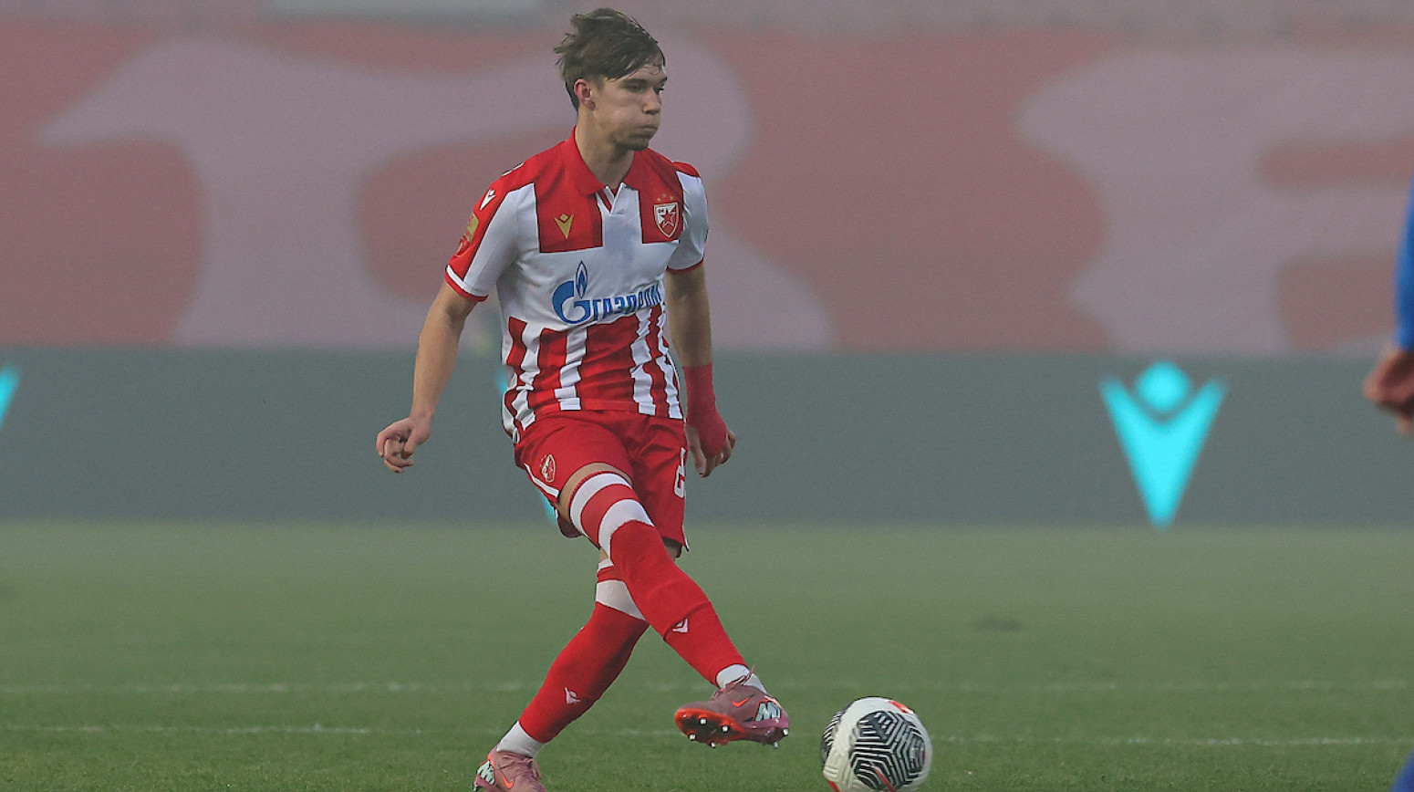 Zvezda dobila astronomsku ponudu za Kostova