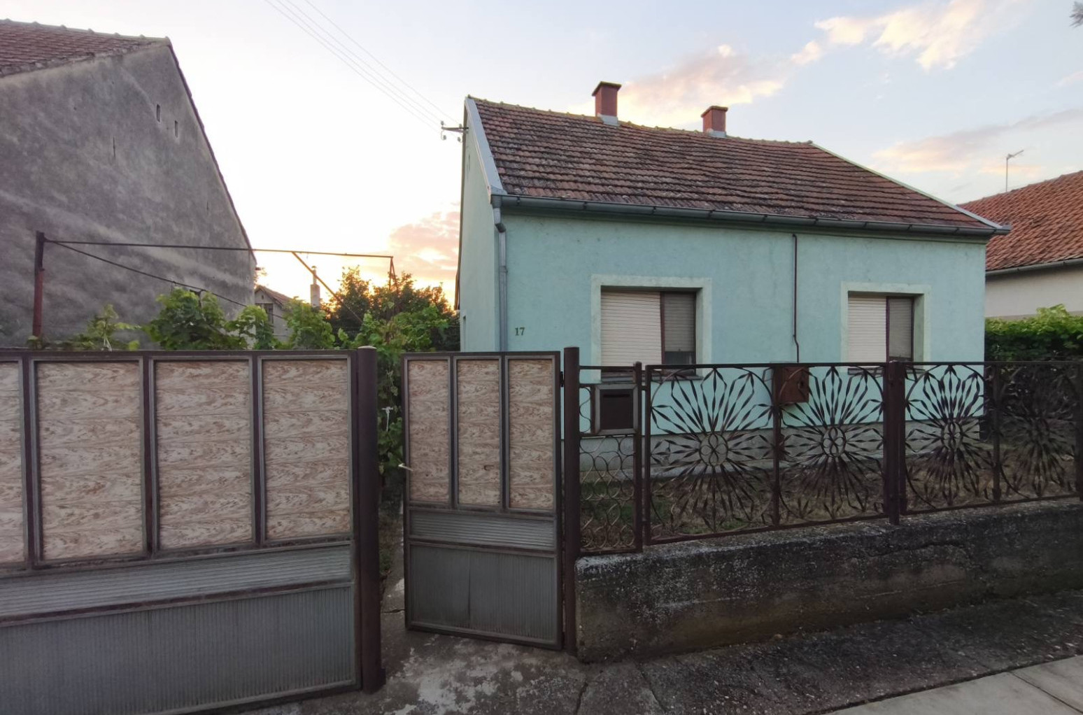 Urnebesan oglas za prodaju kuće u Bačkom Jarku nasmejao sve: "Imaćete problema ako je kupite"