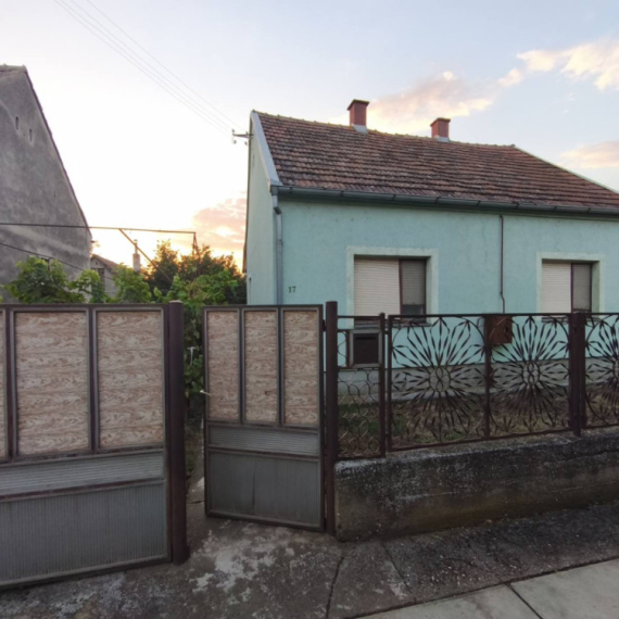 Urnebesan oglas za prodaju kuće u Bačkom Jarku nasmejao sve: "Imaćete problema ako je kupite"