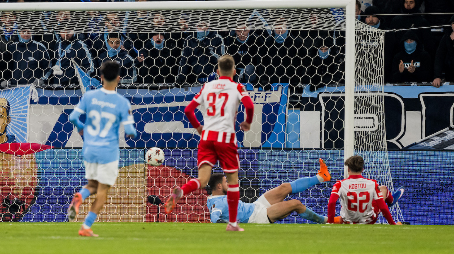 Zvezda odlična u Malmeu – strelac Kostov! VIDEO