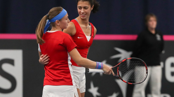 Aleksandra u osmini finala, Olga ispala zbog predaje