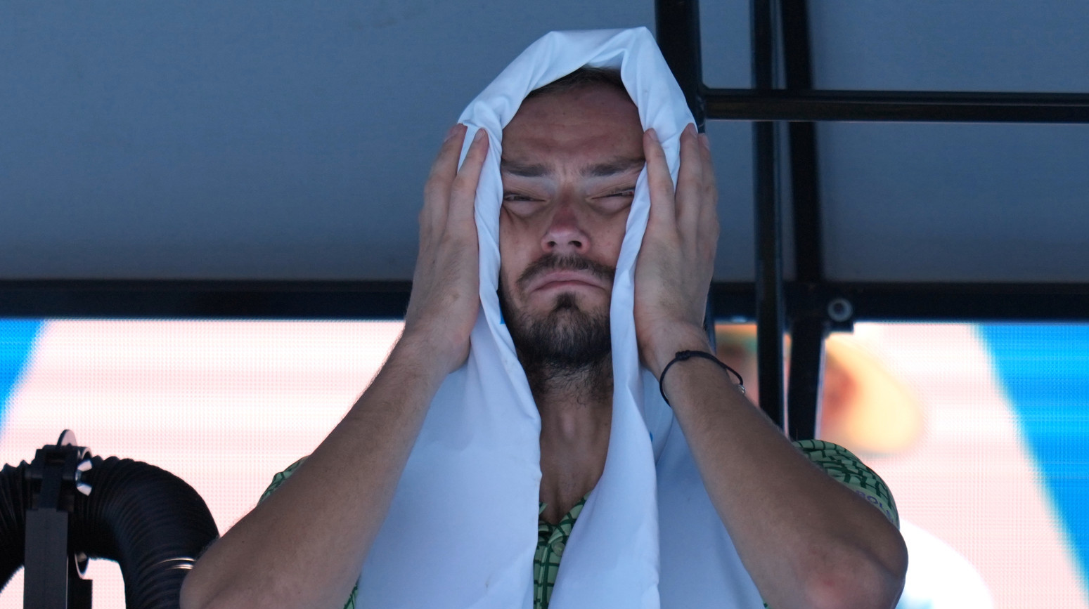 Medvedev preživeo "pakao" u pet setova: "Ne opet!" VIDEO