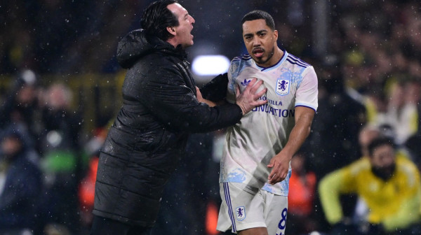 Skandalozno ponašanje Emerija: "On je moj sin" VIDEO