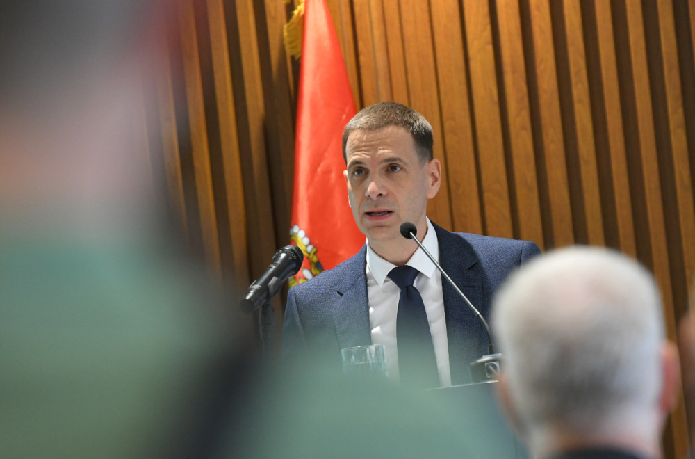 Dvostruki aršini DSS i POKS – bojkotuju Skupštinu Srbije, ali ne i Piculu