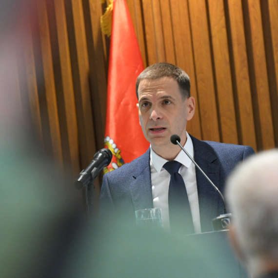 Dvostruki aršini DSS i POKS – bojkotuju Skupštinu Srbije, ali ne i Piculu