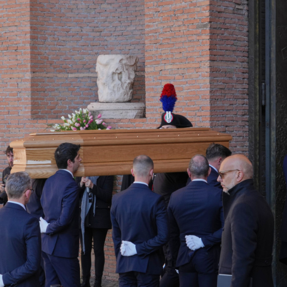 Ispraćaj modne legende: Poznati odaju počast Valentinu FOTO