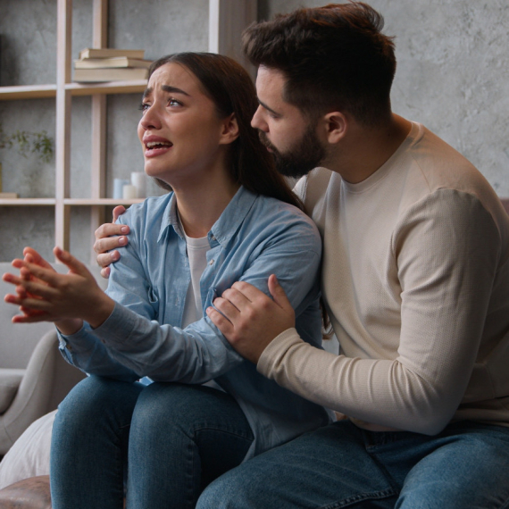 Mi izgubimo sebe, a oni... Zašto muškarci brzo nastave dalje nakon raskida?