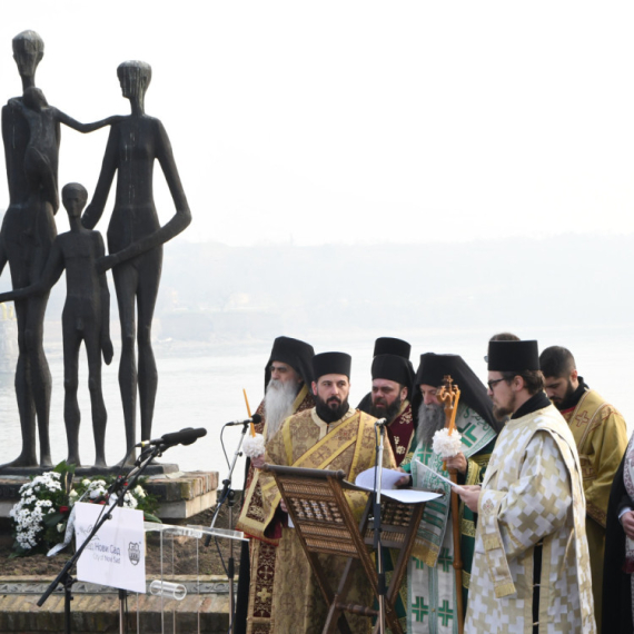 Pomenom i polaganjem venaca obeleženo 84 godine od Novosadske racije FOTO
