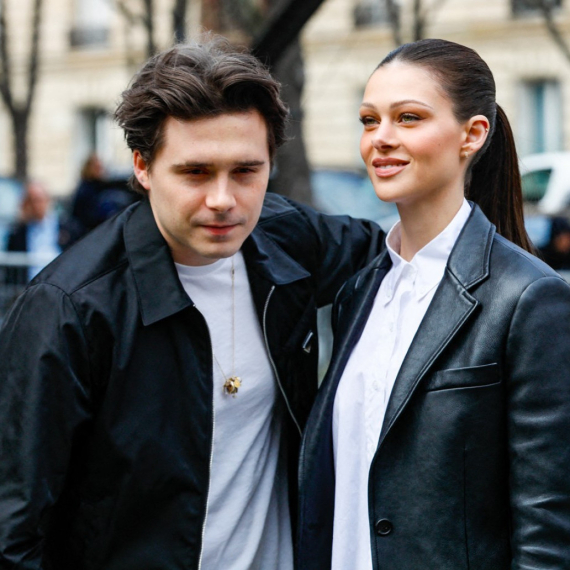 Bruklin Bekam sa suprugom prvi put u javnosti nakon skandala: Ne izgleda dobro FOTO