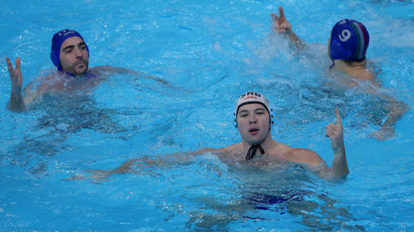 "Delfini" rešetaju, Glušac podigao zid – Srbija pred velikim finalom!