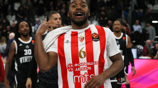 Kodi: "Ne volim da dajem intervjue"; Batler: "S obzirom da sam ovde..."