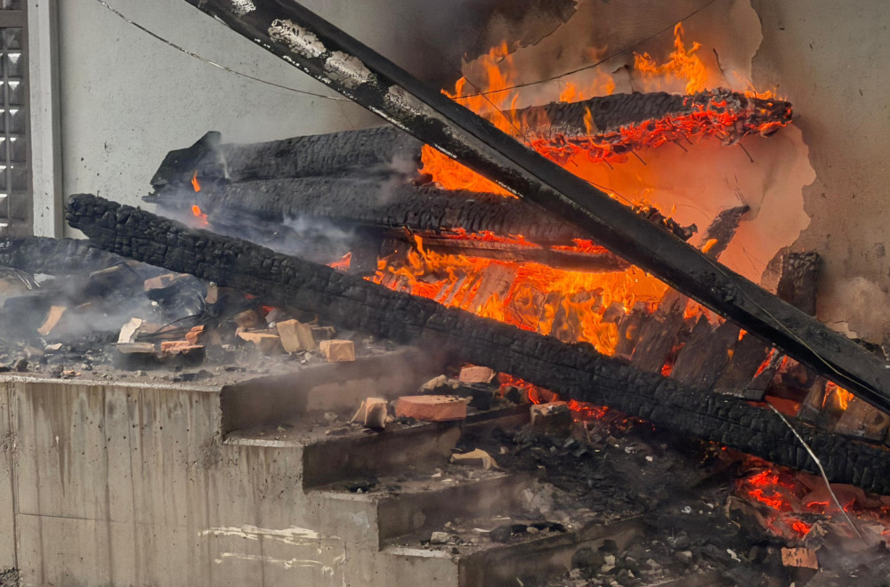 Gori u Novom Pazaru: Vatra progutala fabriku; Požar se širi FOTO/VIDEO