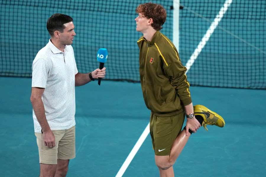 Sinera pogledala sreća