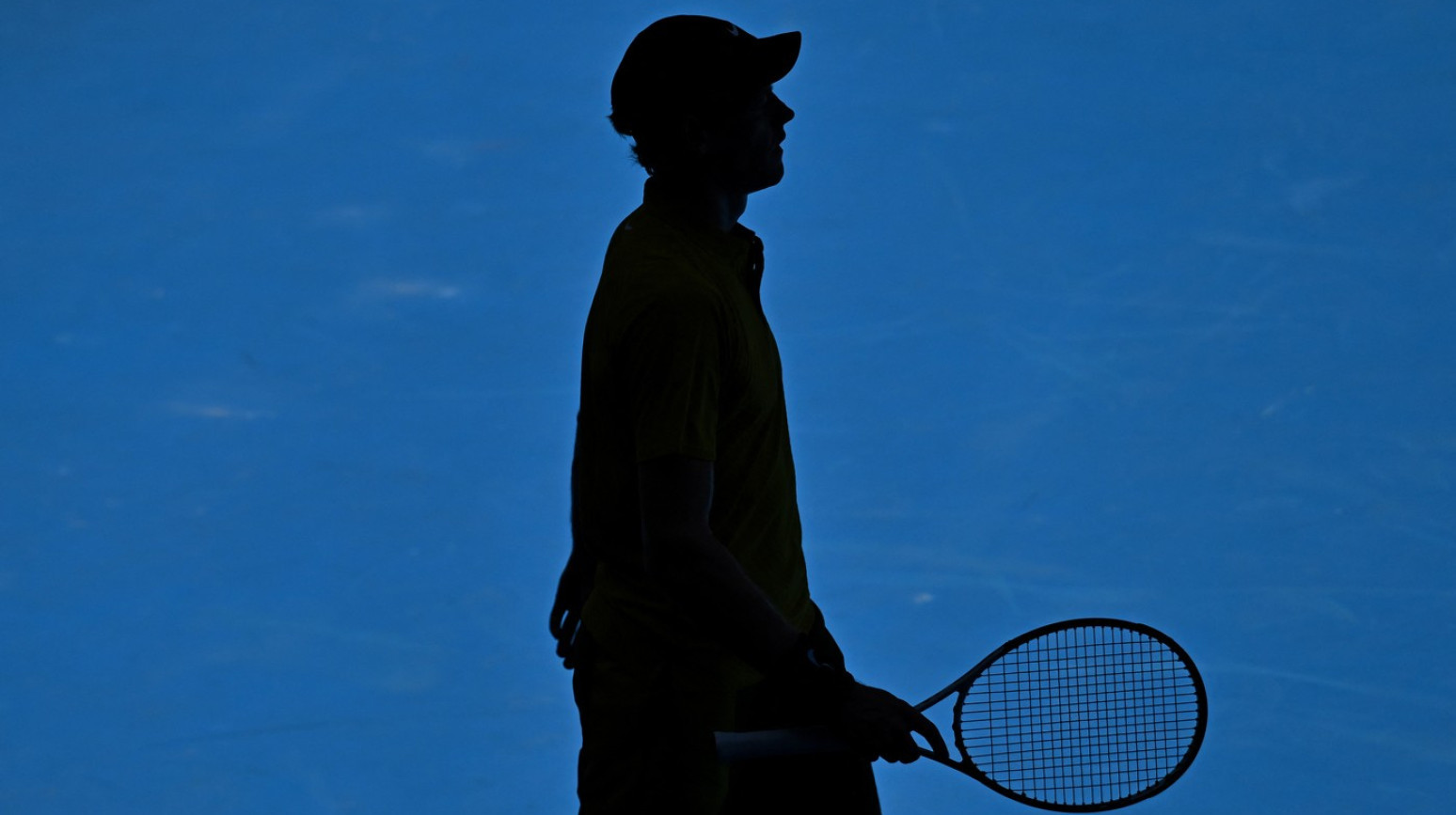 Sinera pogledala sreća