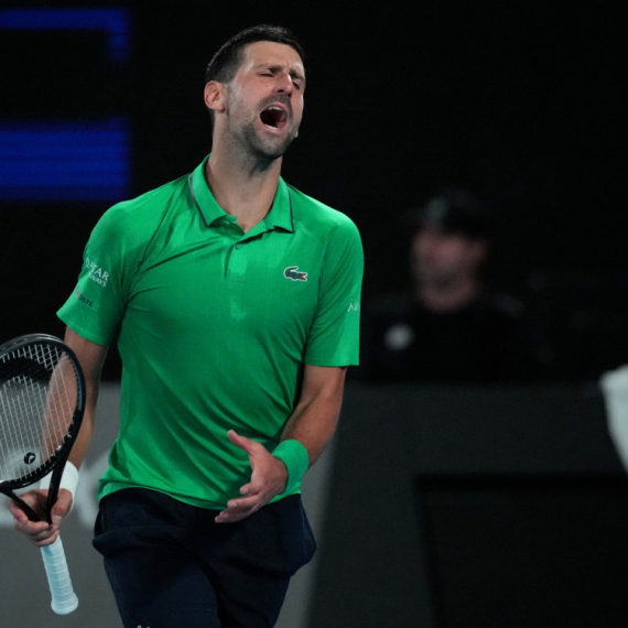 Đoković izbegao diskvalifikaciju: "Nepotrebno – izvinjavam se" VIDEO