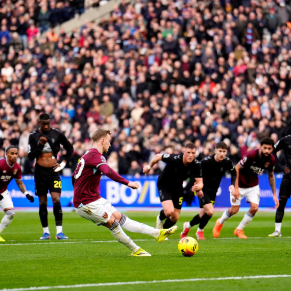 Vest Hem za poluvreme iznenađujuće lako rešio sve dileme