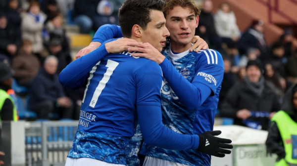 Fabregasov Komo "melje" – 6:0!