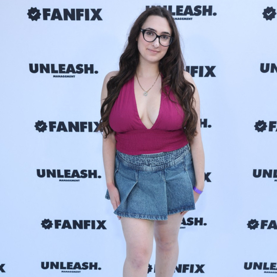 Model 18+ dobila američku vizu za "poseban talenat": "Imam velike grudi" FOTO