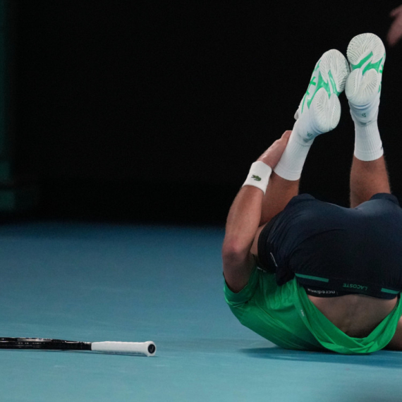 Novak: "Smiri se, kretenu!" VIDEO