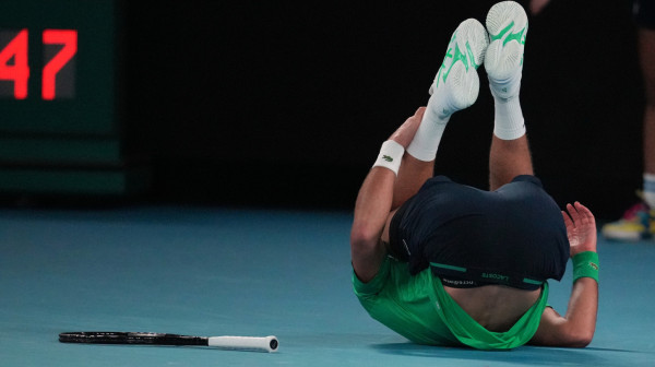 Novak: "Smiri se, kretenu!" VIDEO