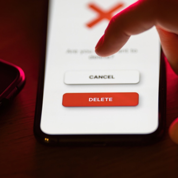 Kruži opasna prevara – građani Srbije su upozoreni; MUP se hitno oglasio: Ne klikćite na ove linkove FOTO