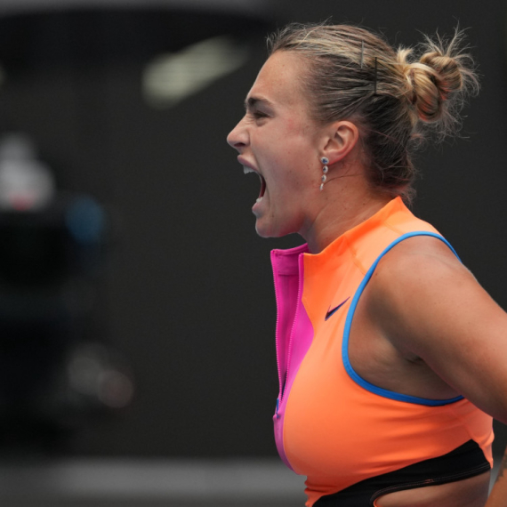 Sabalenka komplikovala, ali nije izgubila ni set