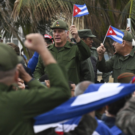 "Nateraćemo Sjedinjene Države da izračunaju cenu koju bi platile za napad"