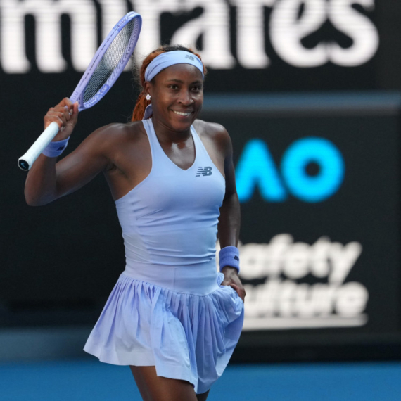 Koko Gof se namučila za četvrtfinale AO