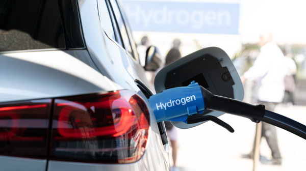 Ostala bez vodonika u automobilu – morala u drugu državu po gorivo