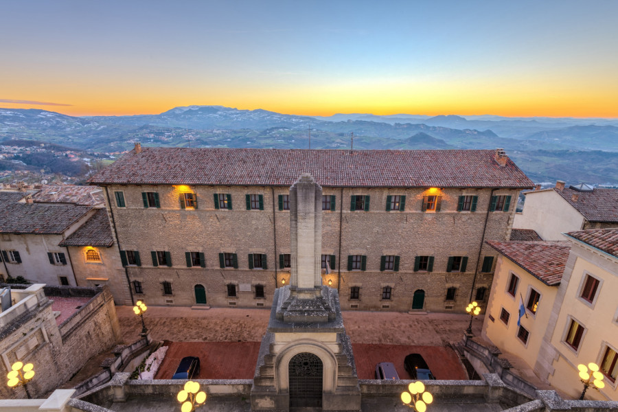 Zašto je ova država tako neobična? Nema aerodrom, ni autoputeve, a ima više turista nego stanovnika