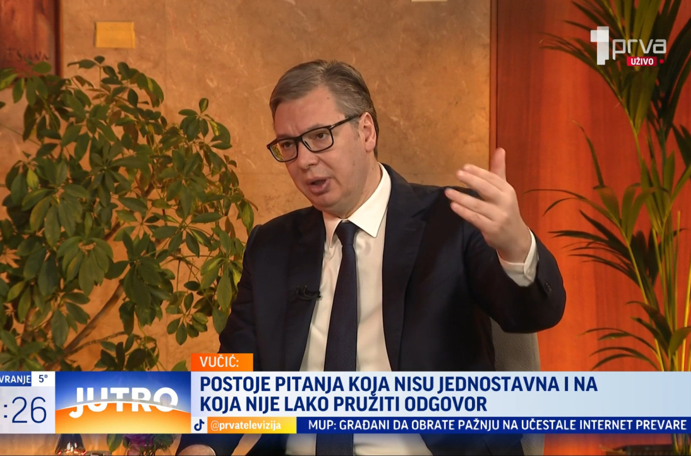 Vučić: Politika blokadera je "politika jahanja"; Imaju više empatije prema kučetu nego prema ljudima
