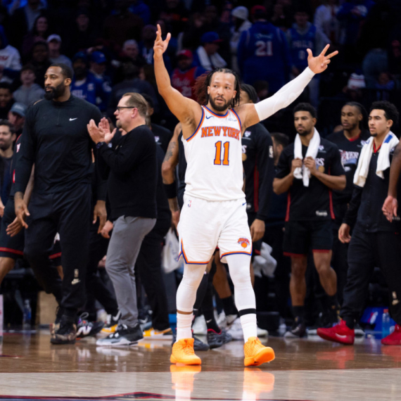 Potez večeri u NBA izveo - navijač! VIDEO