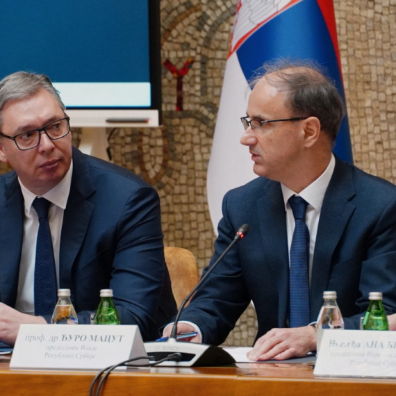 Vučić: Jel vas nije sramota pred građanima Srbije? Mi hoćemo da ulažemo u DATA centre i veštačku inteligenciju