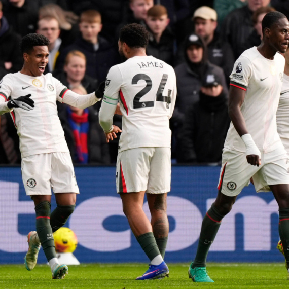 Čelsi produžio agoniju "orlova" – Vilu ne napušta san o tituli VIDEO