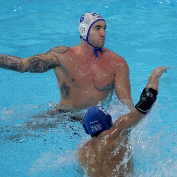 Grci nastavljaju da melju – Italijani sve gori i gori