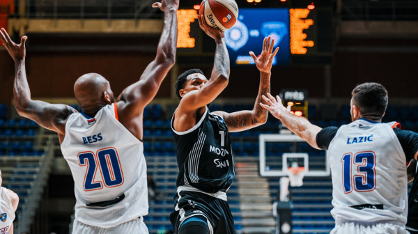 POLUVREME Partizan u problemu, a vodi