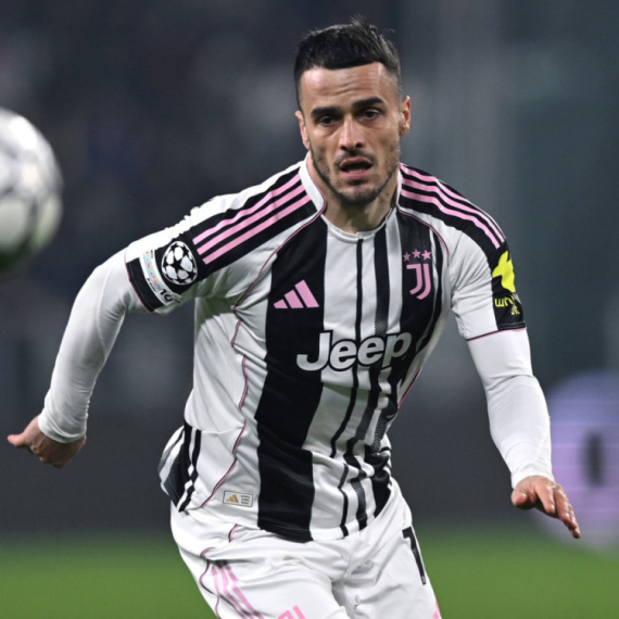 Juventus razneo u prah šampionske nade Napolija – golčina Kostića! VIDEO