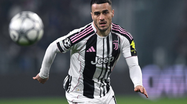 Juventus razneo u prah šampionske nade Napolija – golčina Kostića! VIDEO