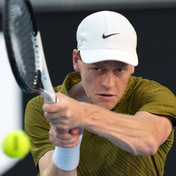 Siner već servira za set