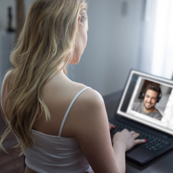 "Stručnjaci tvrde: Onlajn upoznavanje je danas jedan od najpametnijih načina da upoznate srodnu dušu