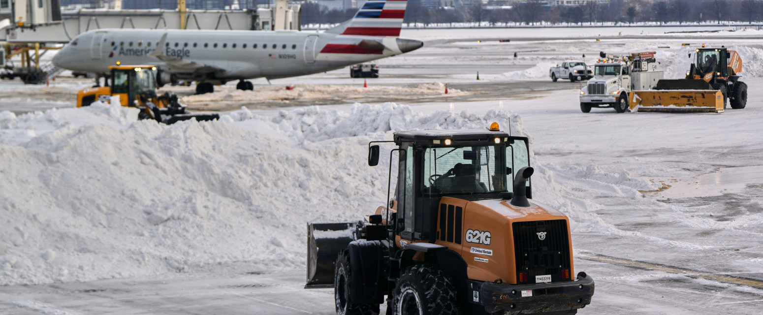 Otkazano više letova nego za vreme kovida: Zimska oluja paralisala zemlju FOTO/VIDEO