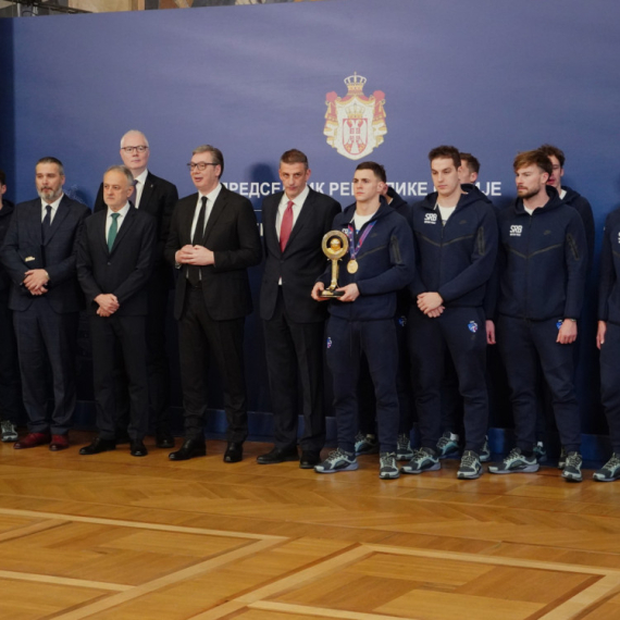 Vučić sa vaterpolistima: "Zlato se slavilo kao Božić ili Nova godina"; Državna nagrada već isplaćena VIDEO