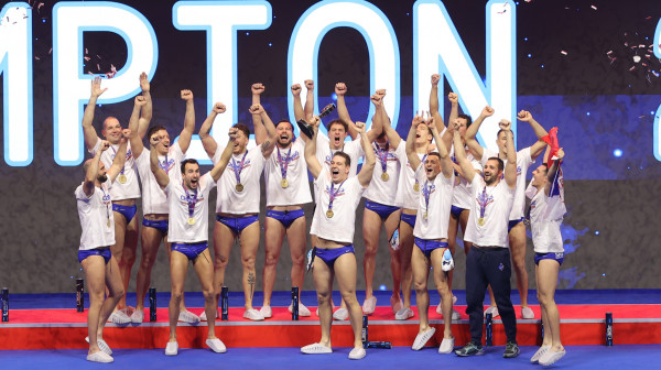 Delfini pokorili Evropu VIDEO