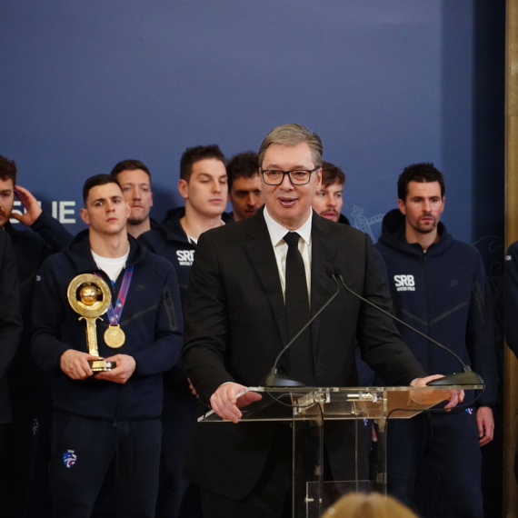 Vučić sa vaterpolistima: "Zlato se slavilo kao Božić ili Nova godina"; Državna nagrada već isplaćena VIDEO
