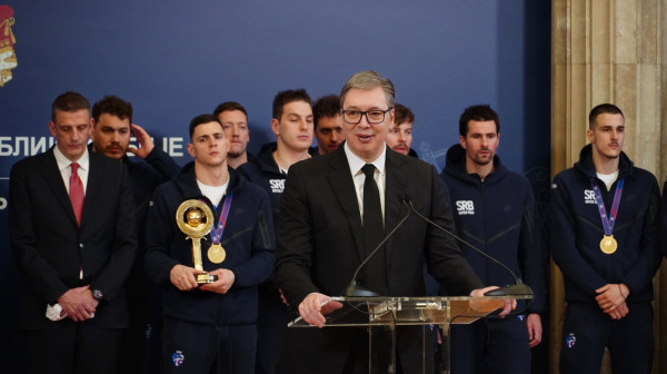 Vučić sa vaterpolistima: "Zlato se slavilo kao Božić ili Nova godina"; Državna nagrada već isplaćena VIDEO