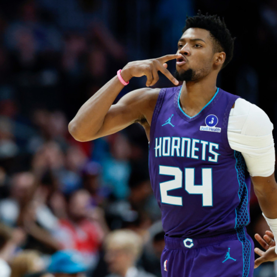 Šarlot osramotio Filadelfiju – briljirao Miler! VIDEO