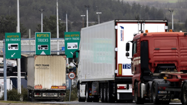 Teretnjaci na Šidu čekaju četiri sata na izlazu iz Srbije
