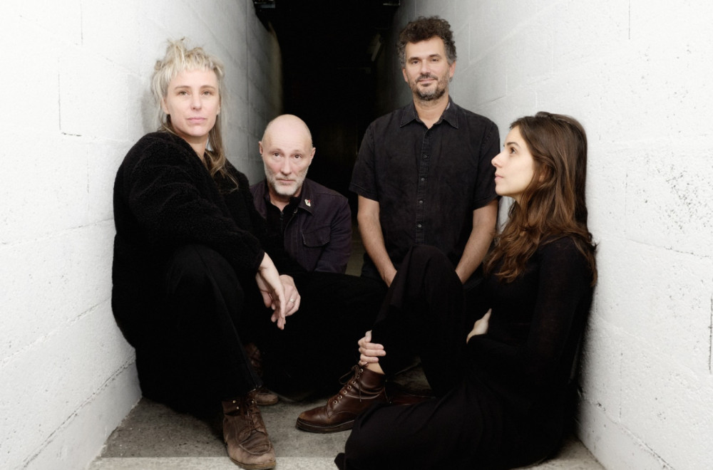 Švajcarski Tout Bleu nastupa pre The Young Godsa sredinom marta u Zappa Barci