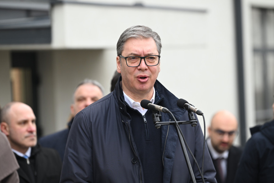 Vučić u Trsteniku: Dočekao ga veliki broj građana, čulo se Aco, Srbine; Hvala vam što ste zaštitili državu