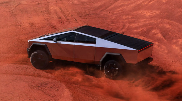 Tesla širi prodaju Cybertrucka na Bliski istok dok isporuke u SAD drastično opadaju